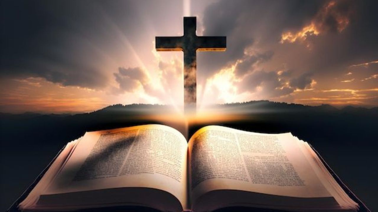 bíblia e cruz